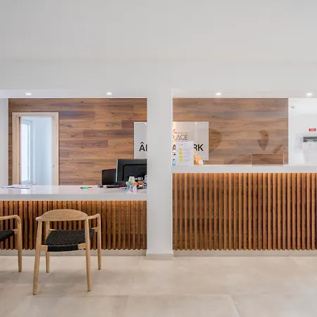 Ancora Park - Sunplace & Apartmanhotel